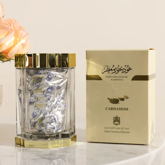 عود بخور معطر كارداموم من عبدالصمد القرشي | فازة جوري برتقالي فاتح راقية
