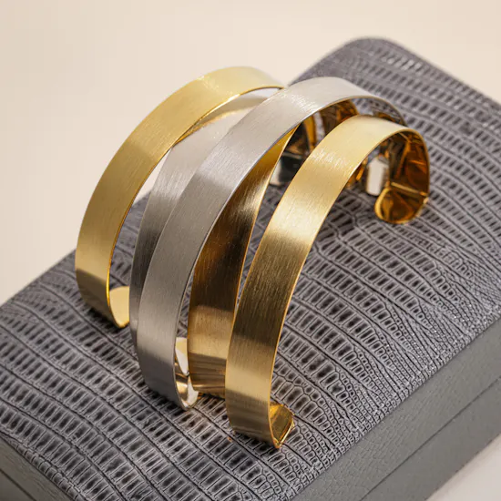 Rula Galayini The Coil Grey Lizard-Print Cuffbox Clutch