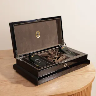 Luxury Oud & Perfume Box by Saad Bashmakh Luxury Oud & Perfume Box by Saad Bashmakh