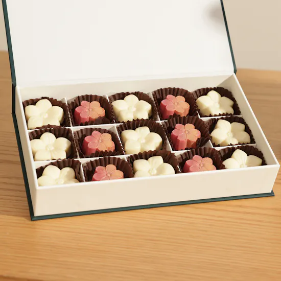 Empowered Elegance Gift Set | Omani Poise Flowers