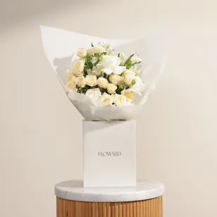 Sunlit Grace Emirati Women’s Day Roses Bouquet Sunlit Grace Emirati Women’s Day Roses Bouquet