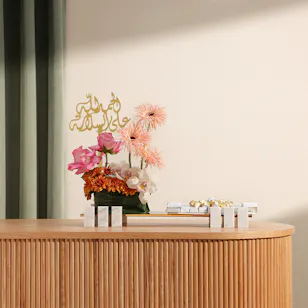Floward Chocolate Tray | Elegant Roses