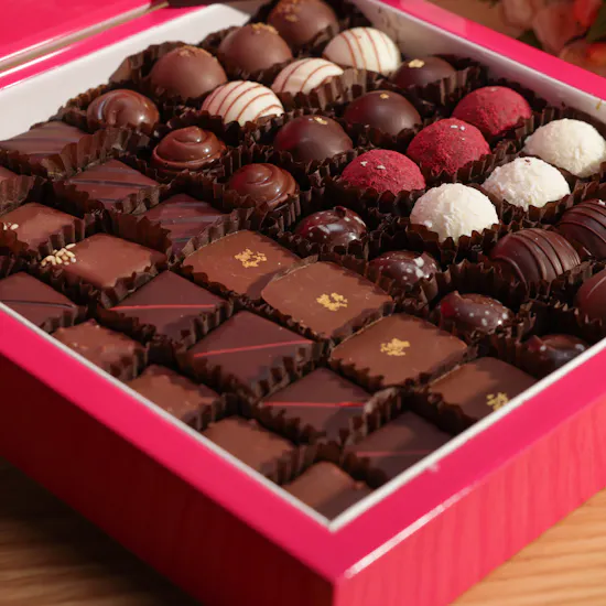 Bateel Pink Chocolate Box | Rose Bouquet