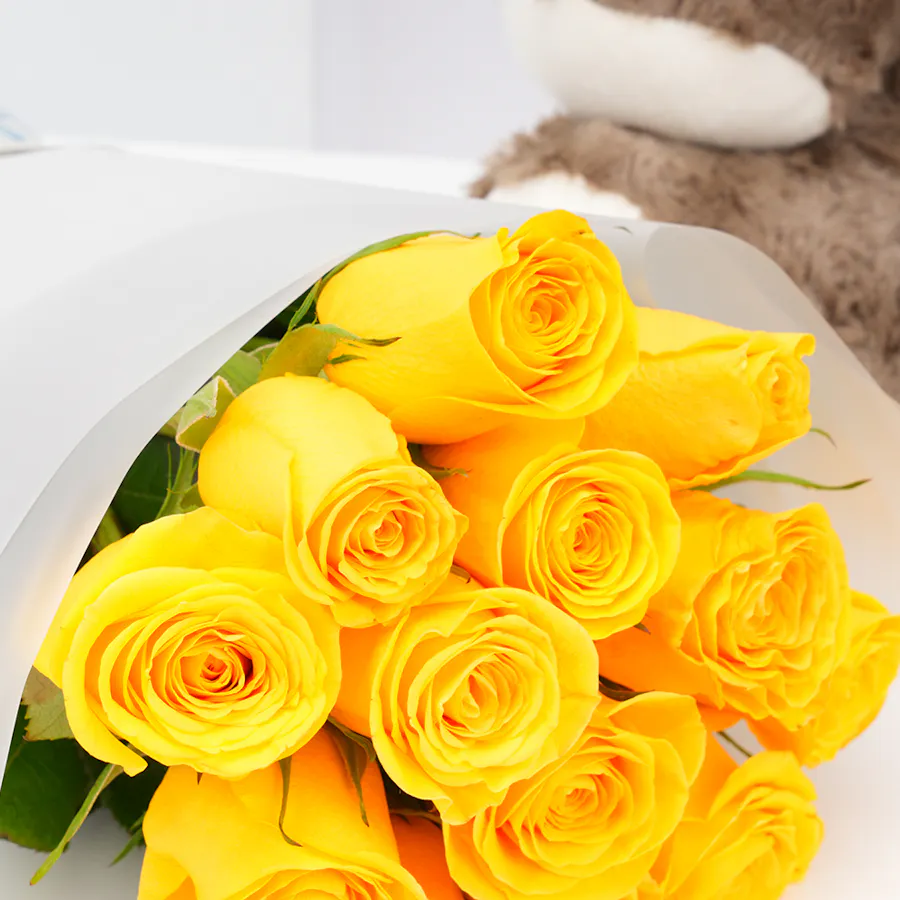 Floward Koki Bear with 12 Yellow Roses Bouquet 3