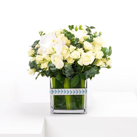 مزهرية روعة الابيض