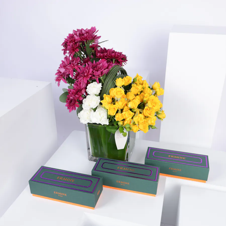 Ermine Macaron Trio Giveaways | Flower Vase 6