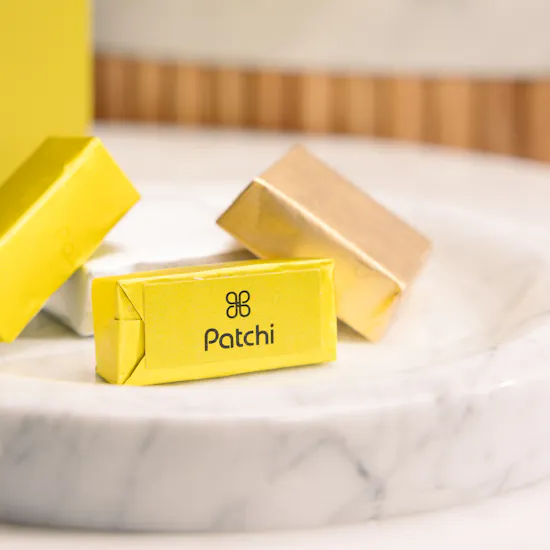 Patchi Chocolates Box 500 g | White Roses Vase