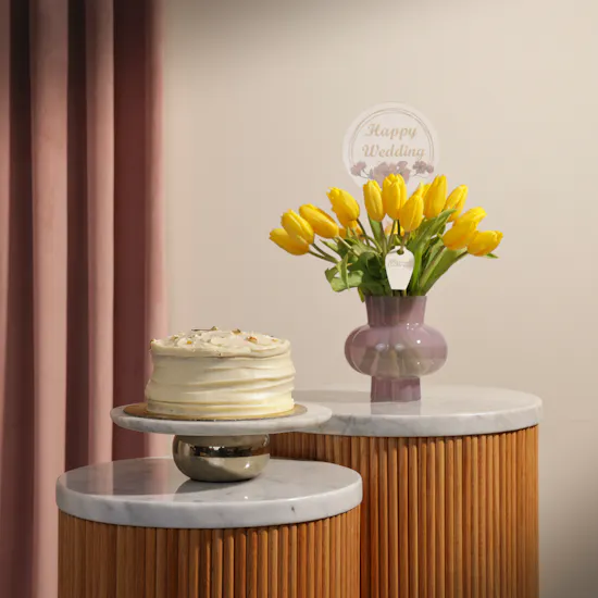 Sucre De Nada Vanilla Cake | Cheerful Wedding Congrats Flowers Vase