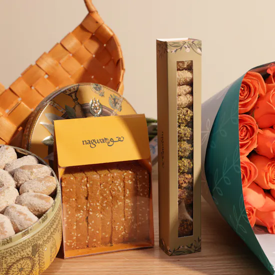 Nagwa Small Hamper | Happiness Flowers