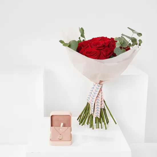 Floward Letter H Necklace | Melodies of Love