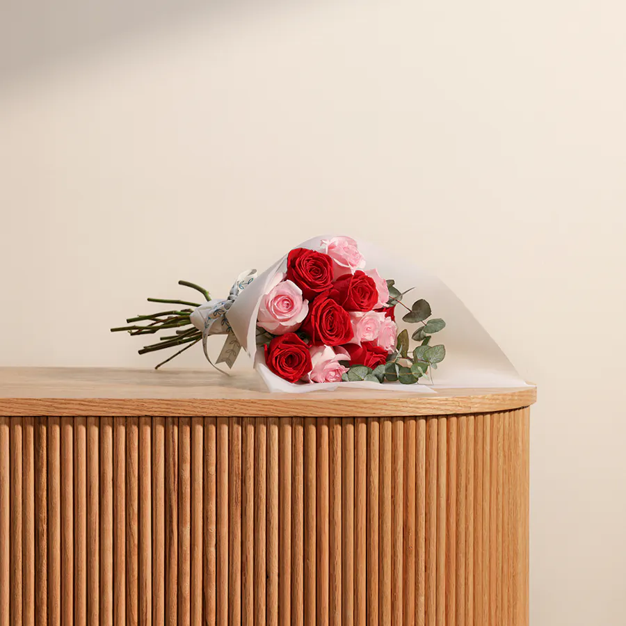 Captivating Red and Pink Roses Ensemble | 12 Flowers  1