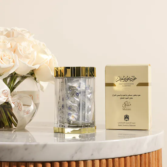 Abdul Samad Al Qurashi Malaki Perfumed Agarwood Bakhoor | Serene White Roses Vase