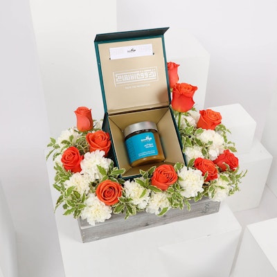 Miraq Honey Gifts & Flowers Basket
