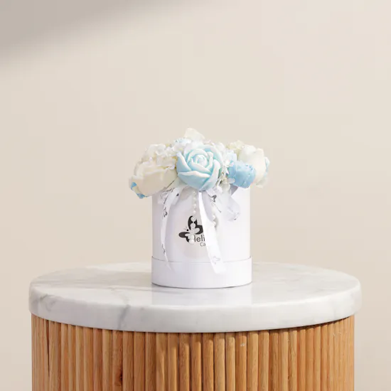 Lelido Medium Blue and White Rose Candle Bouquet | 150g