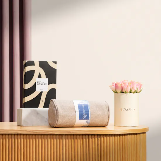 Tip of The Day CEO of My Own Life Black Box | Portable Sejadah and Flowers