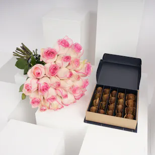 Nua Dates Signature Gifting Box 250g | Roses Nua Dates Signature Gifting Box 250g | Roses