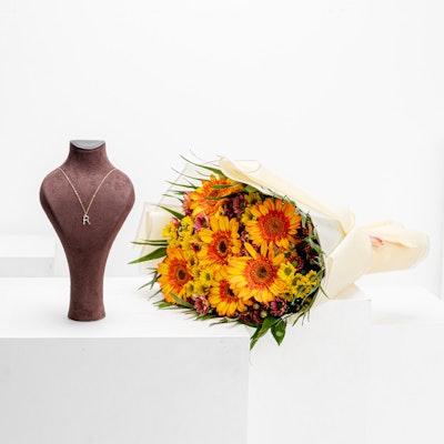 L'azurde Letter R Necklace | Sunshine Bouquet