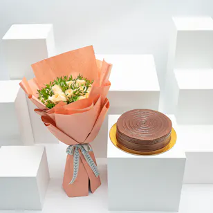 Munch Chocolate Cake | Roses Bouquet