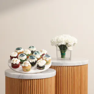 Floward 2026 Caps Cupcakes | Glamorous Flower Vase