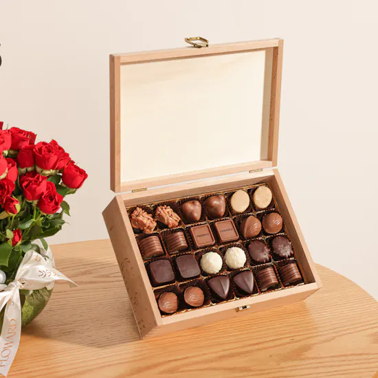 Läderach Praline Chocolate Wooden Box | Birthday Flowers Vase