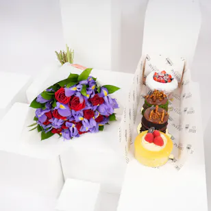 Laviviane Slider Box | Petals Bouquet 