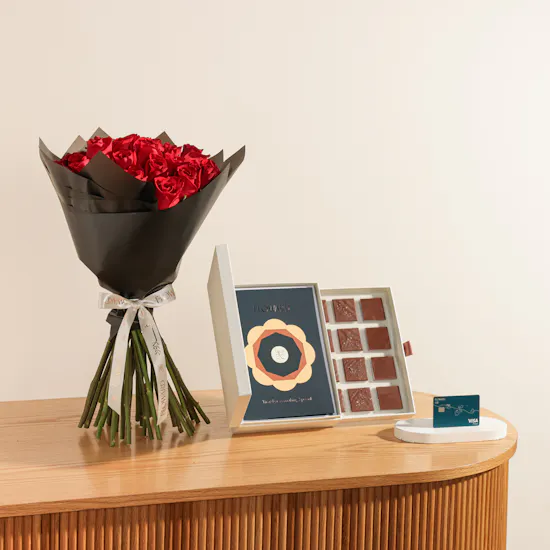 Floward 150 KWD Card and Chocolate Box | Cheerful Flower