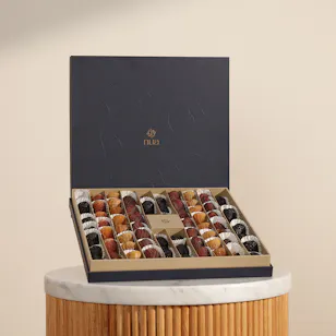 Nua Dates Classic Blue Box