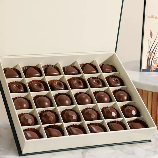 Floward Tender Heart Medium Chocolate Box