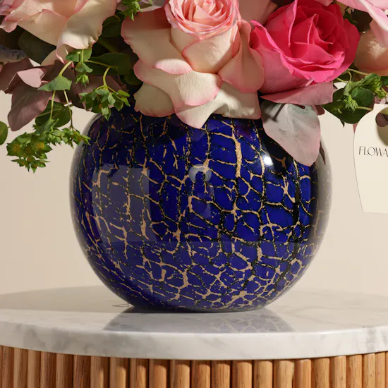 Feminine Tone Flowers Vase