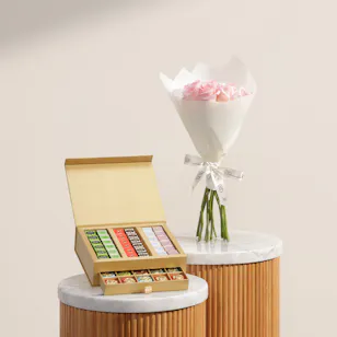 Venchi Prestige Chocoviar and Cremino Chocolate Two-Layer Gift Box | Delicate Flowers