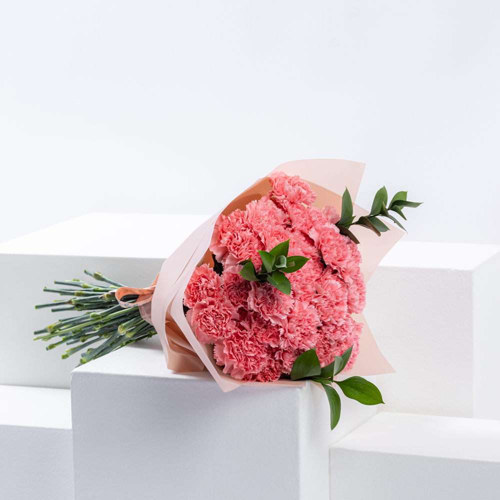 باقه الوردي الدافئ | 50 كارنيشن وردي