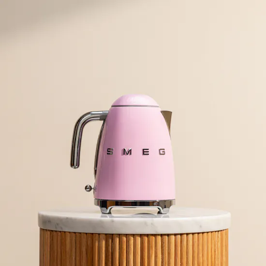 Smeg Retro Style Electric Pink Kettle | 1.7 Liter