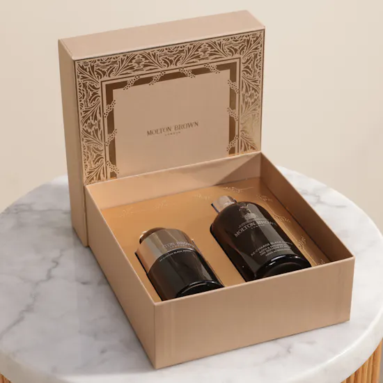 مجموعة عطور ريتشارج بلاك بيبر من مولتون براون