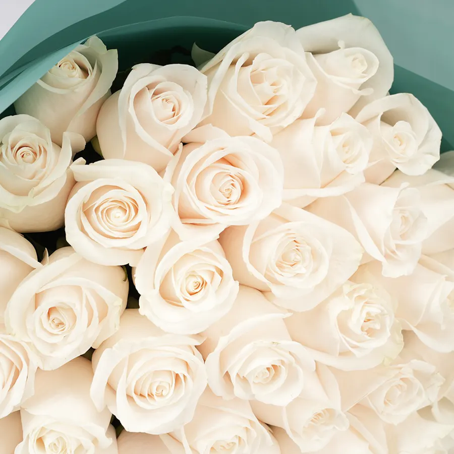 Floward Qur'an and Rosary Gift | White Roses 2