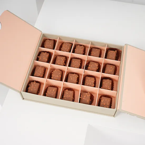 Floward Crunchy Chocolate Box | Roses