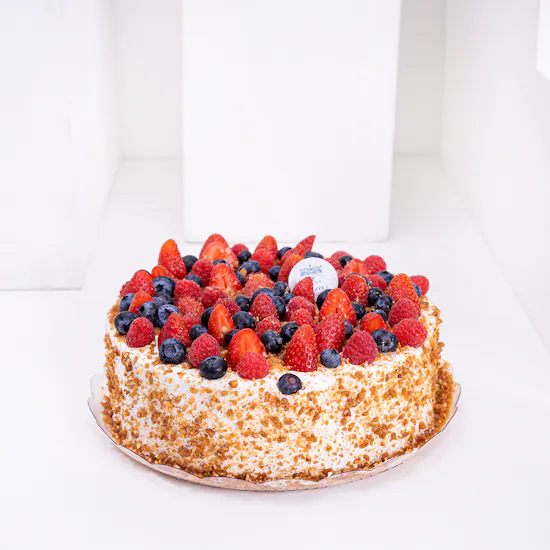 Yara's Corner Milk Berry Cake