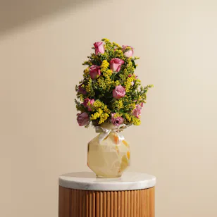 Beautifully Blend Flowers Vase Beautifully Blend Flowers Vase