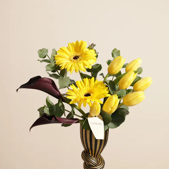 Sculpted Glow Flower Vase