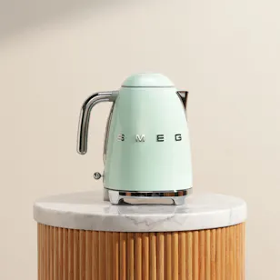 Smeg Retro Style Electric Pastel Green Kettle | 1.7 Liter