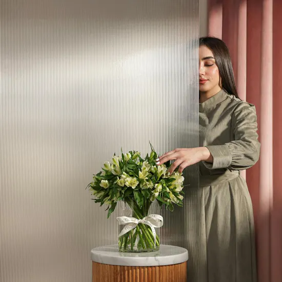 Radiance of Love Vase | 20 Flowers