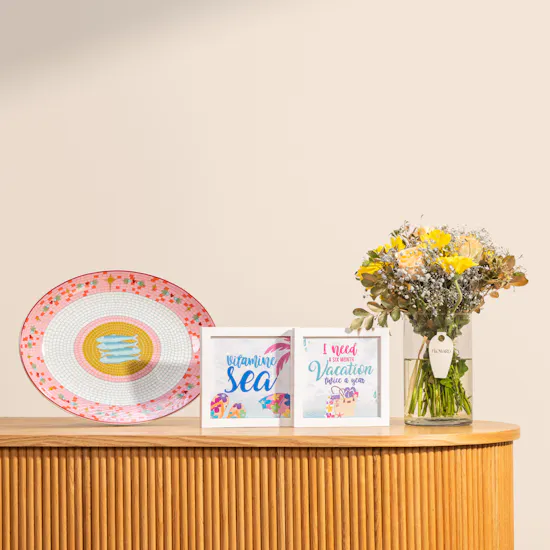 Kin Suki Pink Tide Plate | Floward Art Frame and Flowers