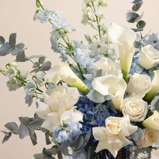 Timeless Calm Flower Vase
