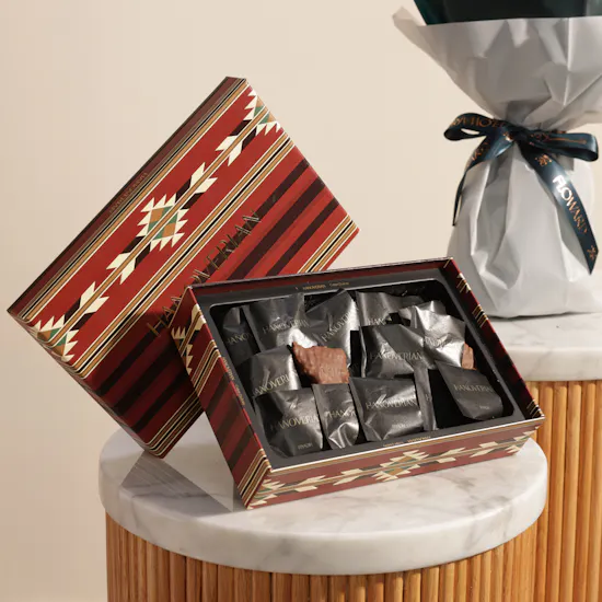Hanoverian Crepe Dulcey Box | Joyful Eid Flower Bouquet