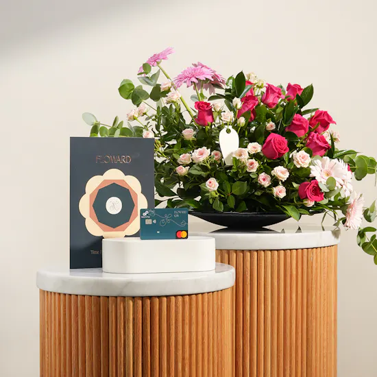 Floward Card 100 USD | Rosy Garden Flower Tray