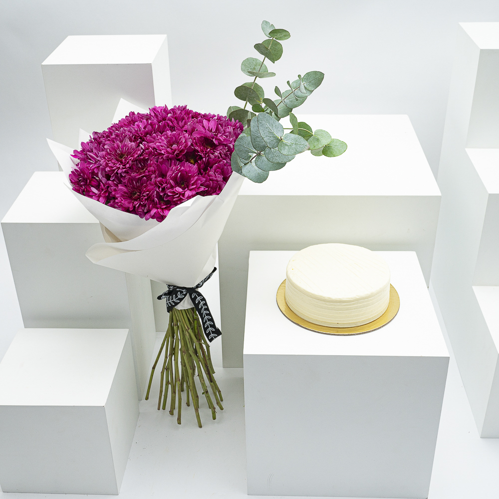 كيكة الفانيلا من منش بيكرى | باقة زهور بنفسجية