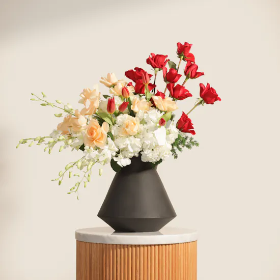 Cheerful Love Flower Vase