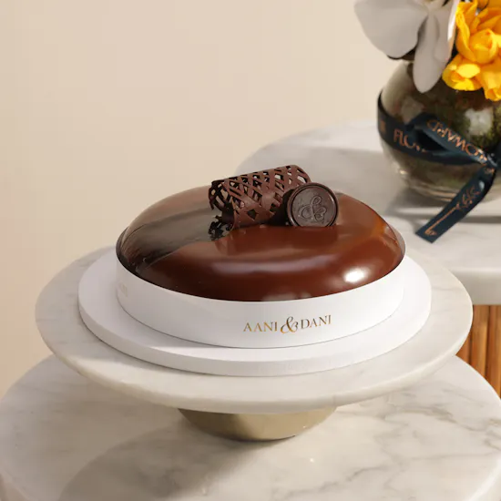 Aani & Dani Galaxy Cake | Touch of Delight Flower Vase