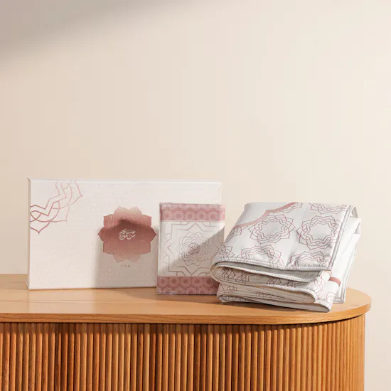 Floward Prayer Mat and Quran Set