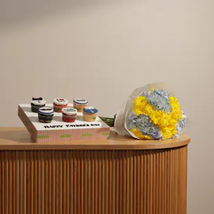 Helen's Bakery Father's Day Cupcakes | Warm Flowers Helen's Bakery Father's Day Cupcakes | Warm Flowers