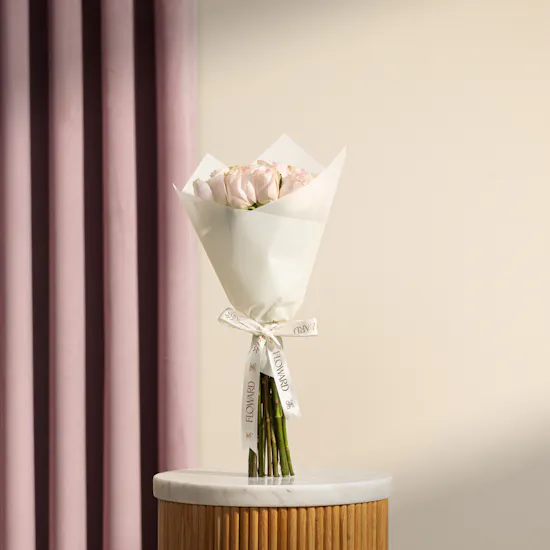 Magic in Bloom Pink Roses Vase | 15 Flowers
